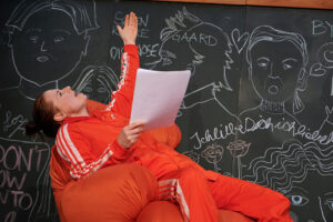 Storytelling Engines, Ensemble, Freiburg, Kollektiv, Theater, Liv Strömquist, performative Comiclesung, Performance, Isabella Bartdorff, Tjadke Biallowons, Lucy Wirth, Tom Schneider